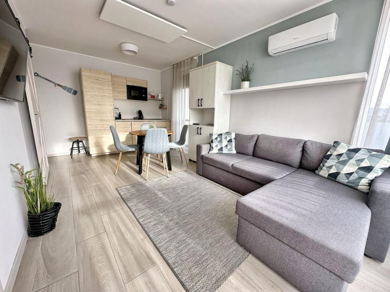 Marina Apartment By Dora Keszthely Ngoại thất bức ảnh